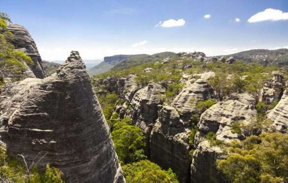 Mugii murum-ban: Valley of Dinosaurs, City in the Sky, Citadel (15km offtrack)